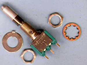 M8373111711 - General Inst - Switch Toggle